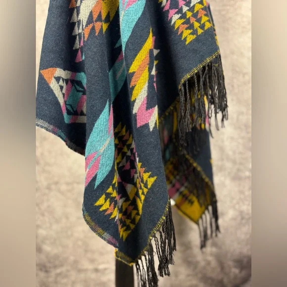 Southwestern Style Geometric Patterned Shawl/Button Closure Fringe Size OS - Picture 7 of 9